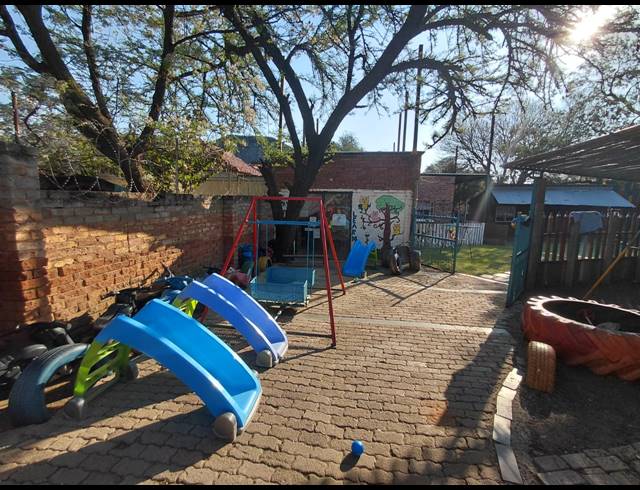 5 BEDROOM FREEHOLD FOR SALE IN ELANDSRAND